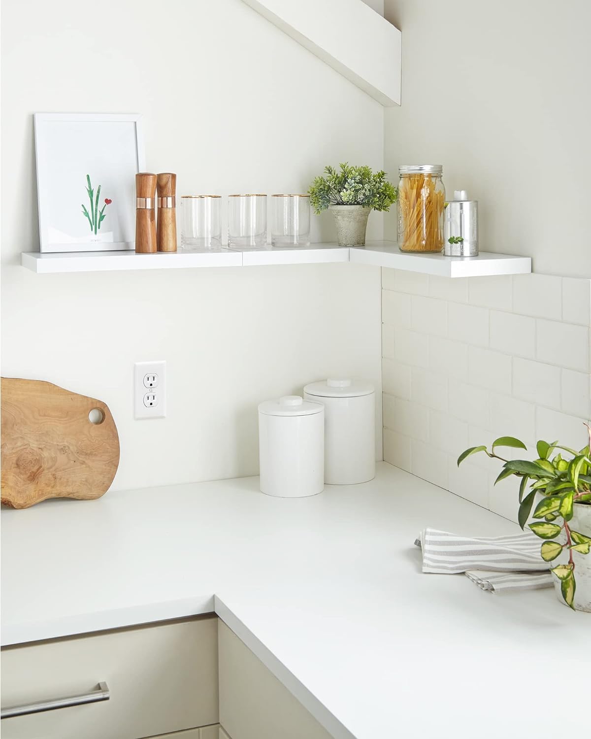 Floating Shelves, Wall Mounted Rustic Wood Shelves for Bathroom, Bedroom, Living Room, Kitchen, Small Hanging Shelf for Books/Storage/Room Decor with 22Lbs Capacity (White, Set of 3, 16In)