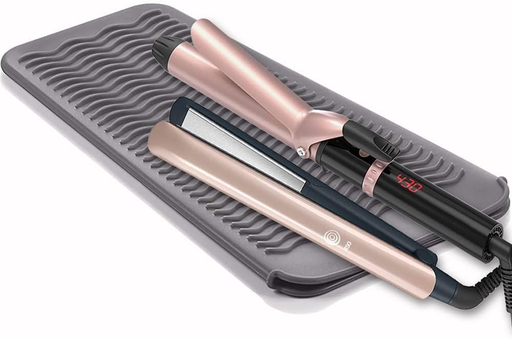 Ryke Kukkri Smellrose Hair Iron Mat & Pouch, Professional Heat Resistant Mat for Flat Iron and Curling Iron, Portable Travel Silicone Hair Straightener Mat and Cover for Hair Styling Tools