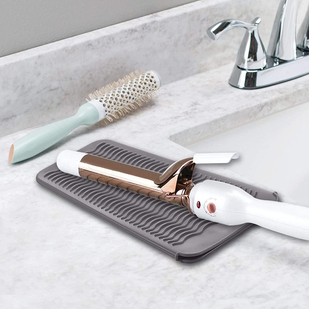 Ryke Kukkri Smellrose Hair Iron Mat & Pouch, Professional Heat Resistant Mat for Flat Iron and Curling Iron, Portable Travel Silicone Hair Straightener Mat and Cover for Hair Styling Tools